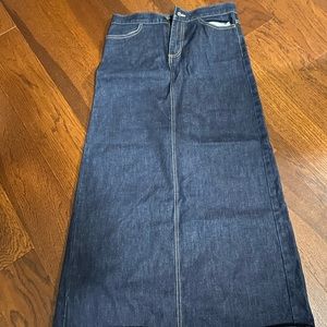 Gap denim ankle length high slit skirt   Pre owned